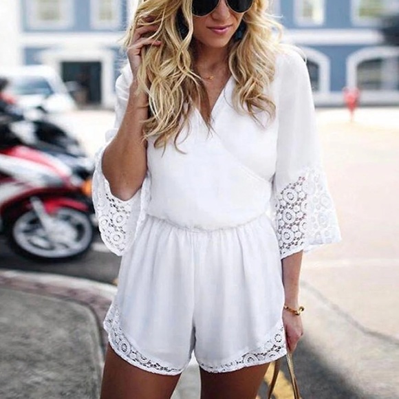 Abercrombie & Fitch Women’s XS Romper, Cream/ Off White Crochet Lined V-Neck - Picture 1 of 4